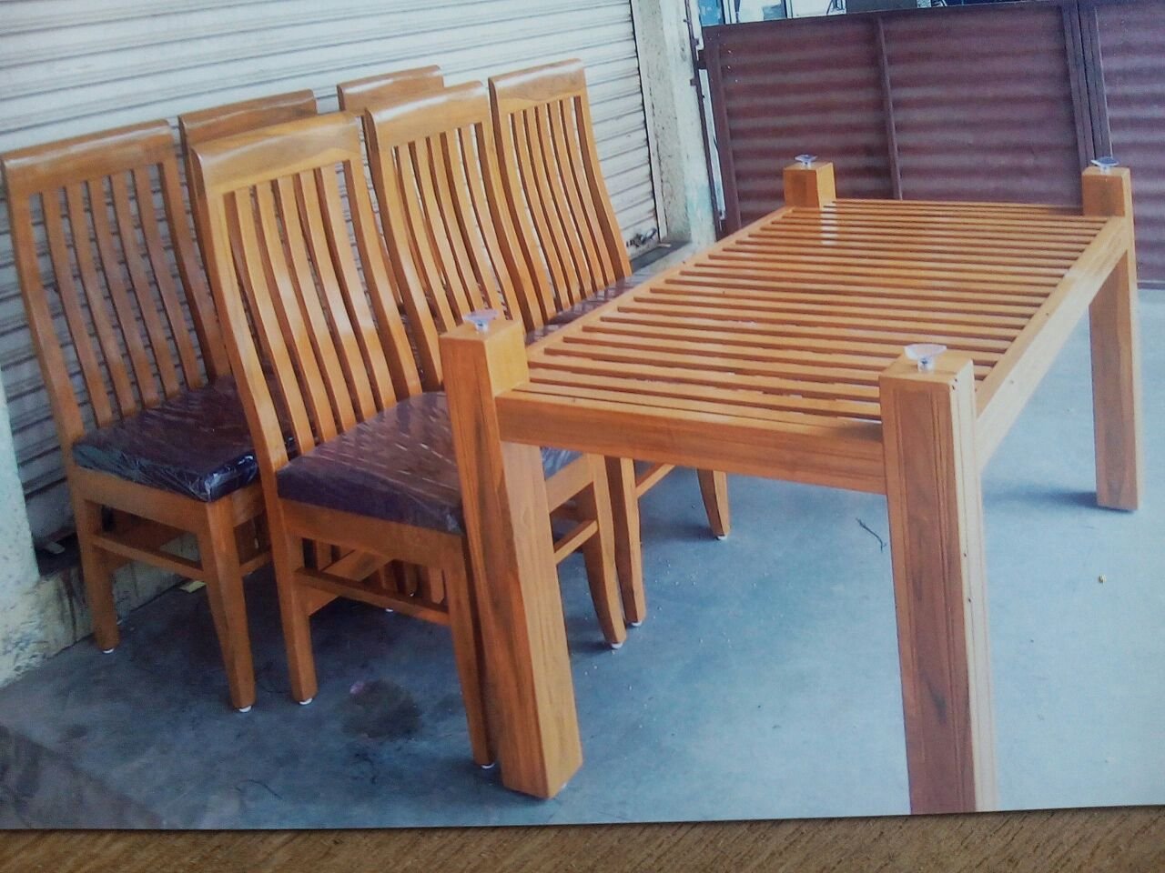 SQUARE DINING TABLE3